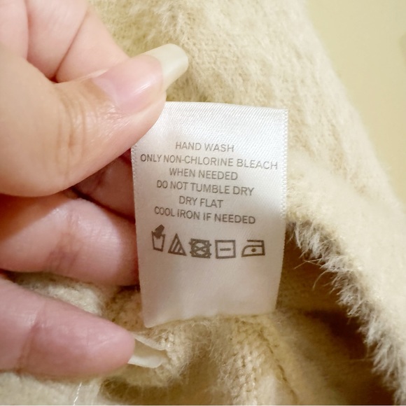 Revolve Tularosa ‘Jess’ Fuzzy Cropped Sweater in Ivory Size XXS - Picture 8 of 10